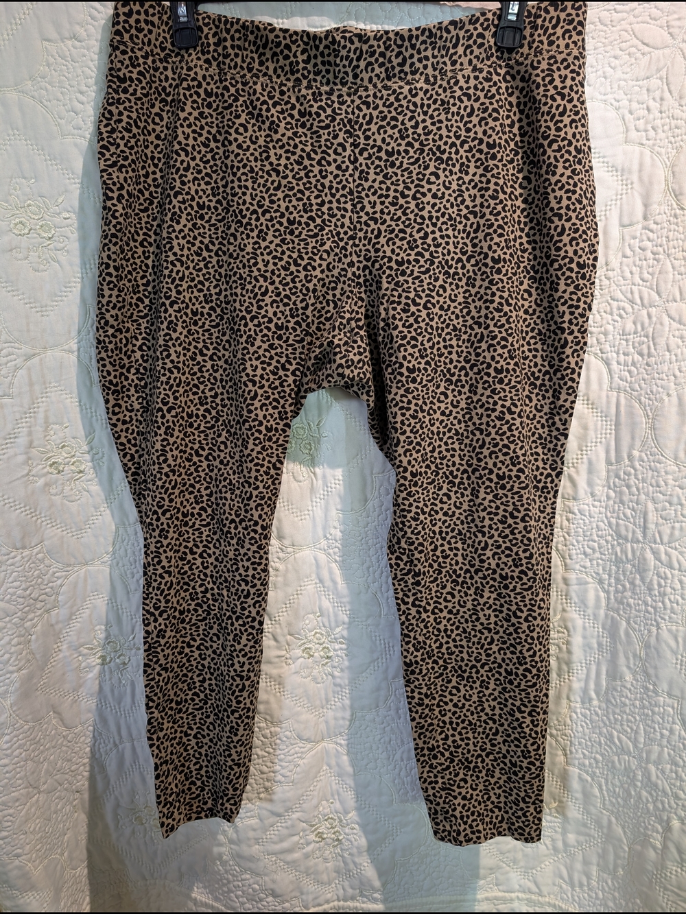 Old Navy Leopard Print Leggings in Tan and Black